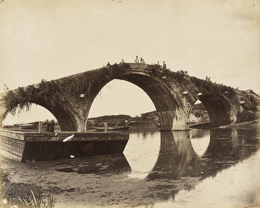 Three-arched_Stone_Bridge,_S._China_LACMA_M.83.302.50.jpg