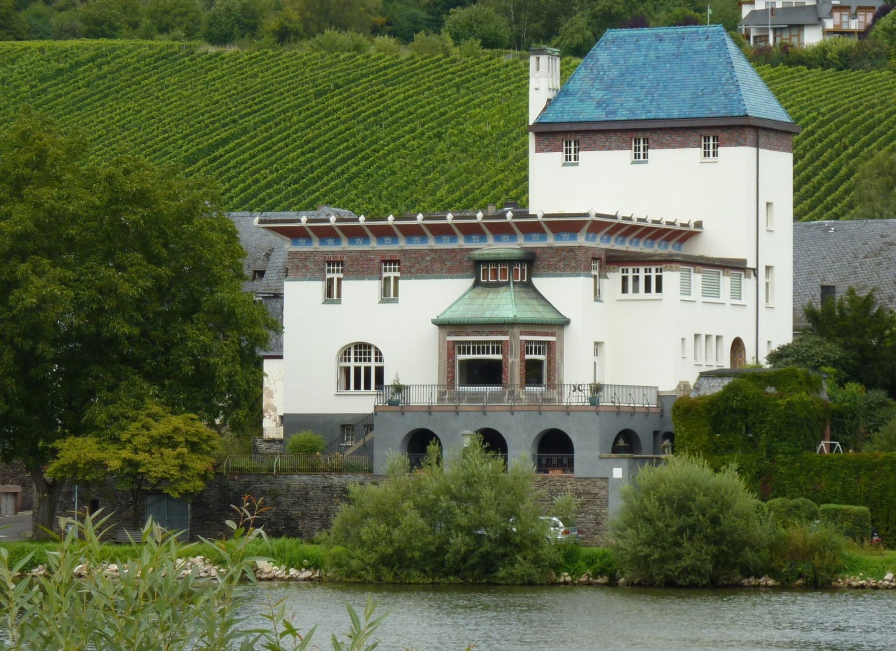 Trab-Trarb_an_der_mosel_7_villa.jpg