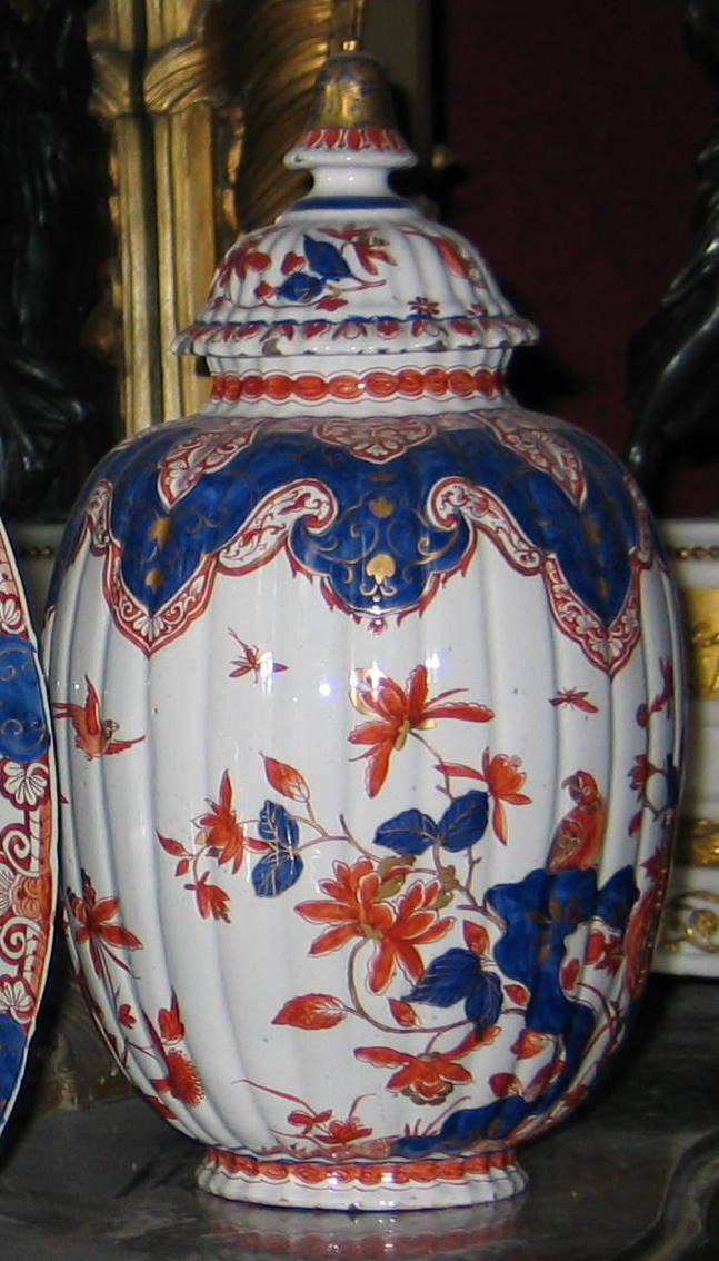 Vase_in_Imari_style.jpg