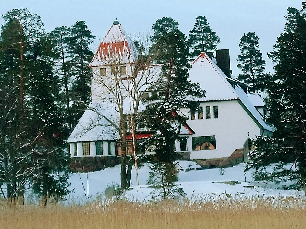 Villa_Miniato_(Soukka,_Espoo)_(talvella)_04.jpg