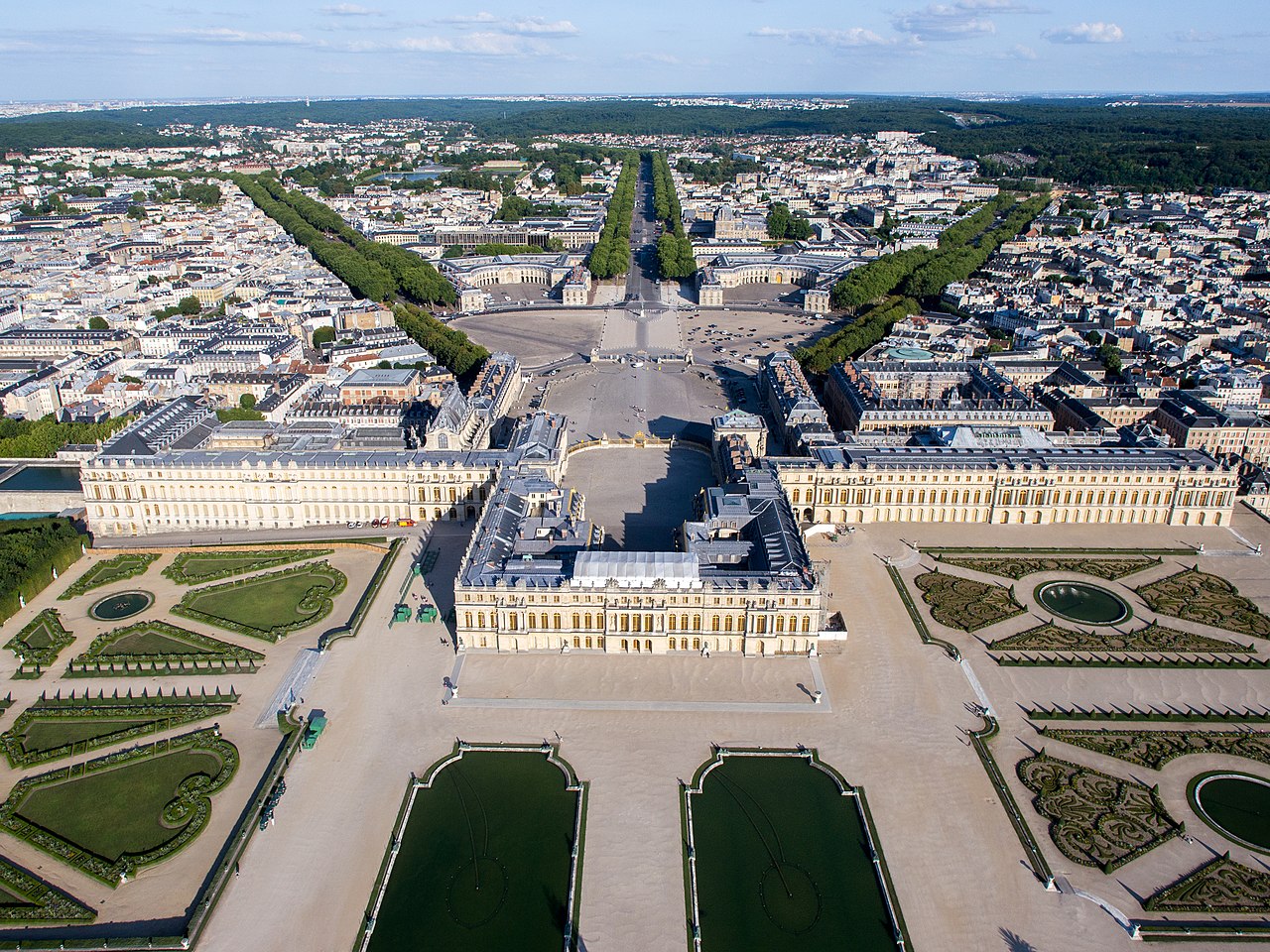 Vue_aérienne_du_domaine_de_Versailles_par_ToucanWings_-_Creative_Commons_By_Sa_3.0_-_073.jpg