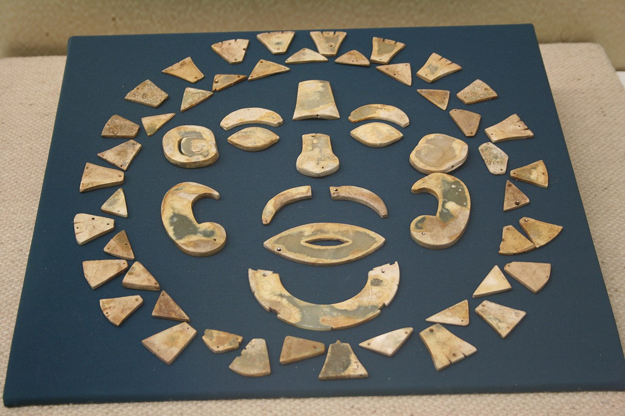 Western_Zhou_Jade_Burial_Face_Covering.jpg