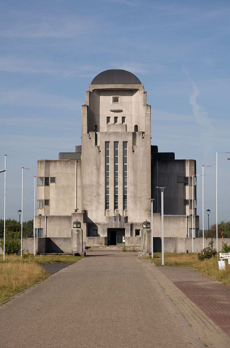 Zendgebouw_Radio_Kootwijk.jpg