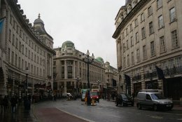 23 1280px-London_-_Regent_Street_-_The_Quadrant_1926_Redesigned_by_Sir_Reginald_Blomfield.jpg